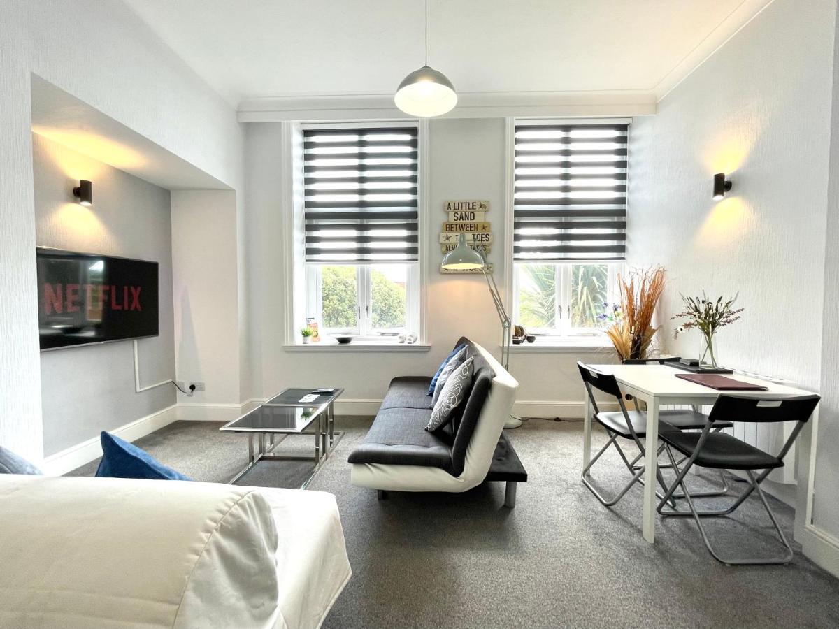 Modern Family Apartment Free Parking And Gym By Beach Борнмут Экстерьер фото